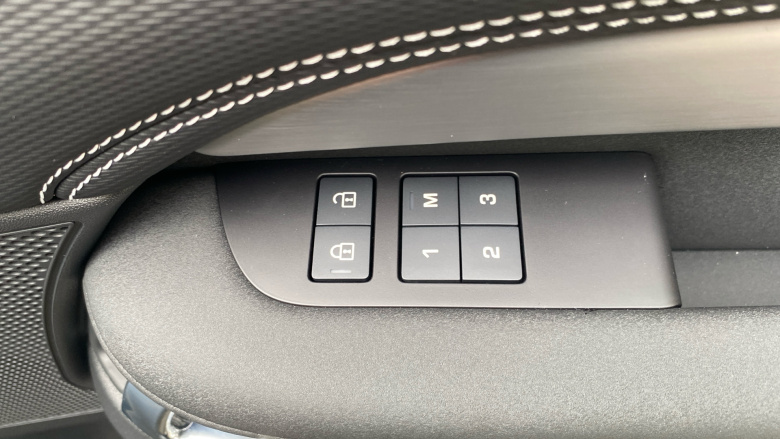 Land Rover Discovery 3.0 D350 Dynamic SE 5dr Auto Diesel Station Wagon